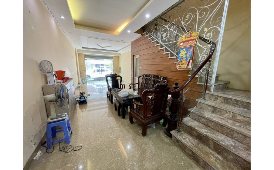 CHO THUÊ NHÀ LIỀN KỀ Ô TÔ TRÁNH NGUYỄN VĂN LỘC 4 TẦNG, 78M2, 4N, 4 WC Ở, VP - 33 TRIỆU (CÓ TL)